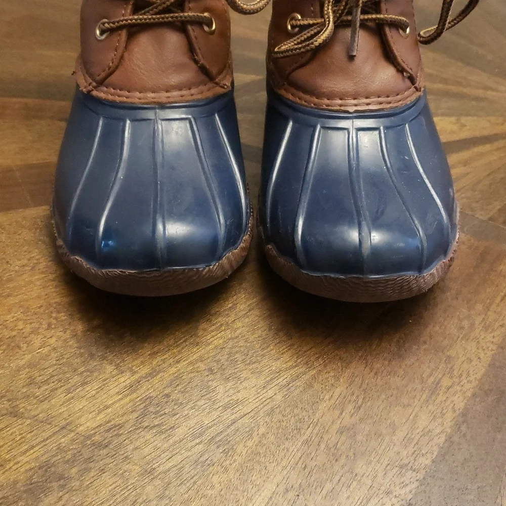 Adrienne Vittadini Kids Brown and Blue Duck Boots Size 3